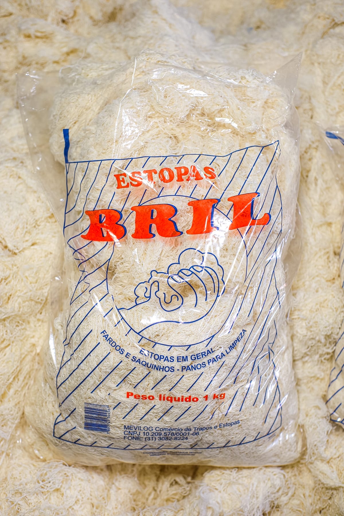 Pacote de Estopa Branca Extra Bril de 1kg para limpeza industrial e automotiva