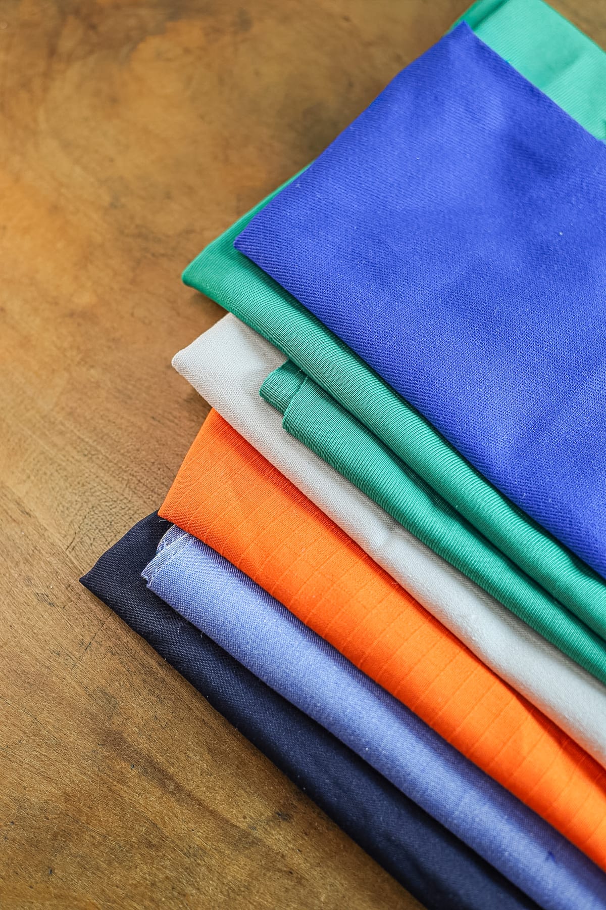 Trapo colorido de brim de algodão ideal para limpeza de máquinas em indústrias